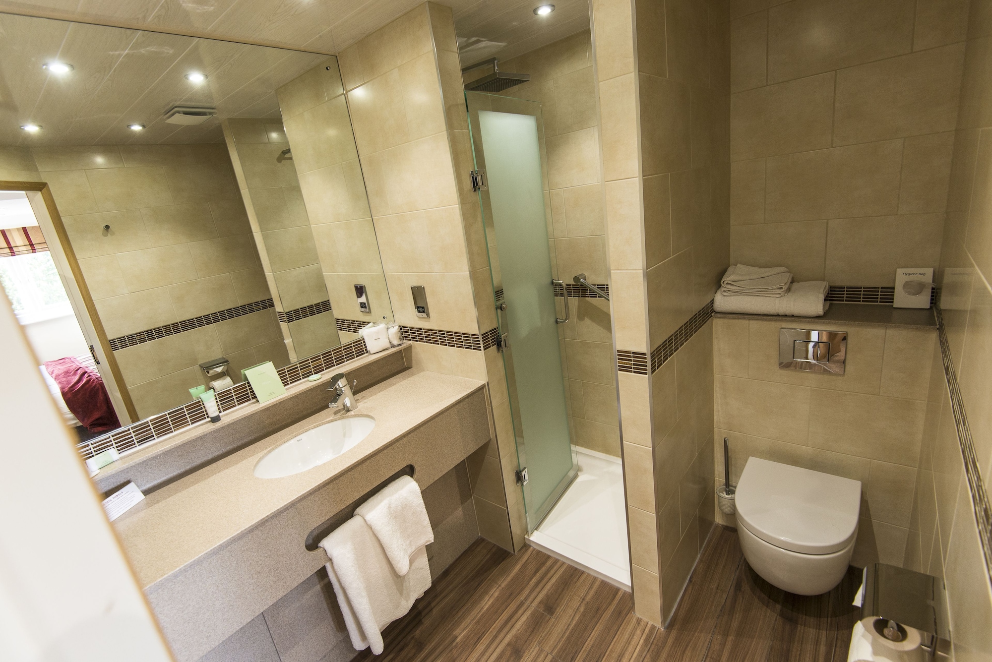 جناح جونيور بسرير كينج، The Fairlawns Hotel And Spa 4/6