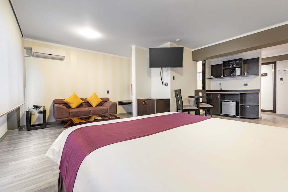EXECUTIVE, STUDIO, SUITE