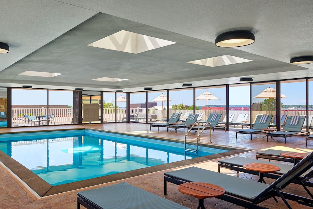 swimming pool spa