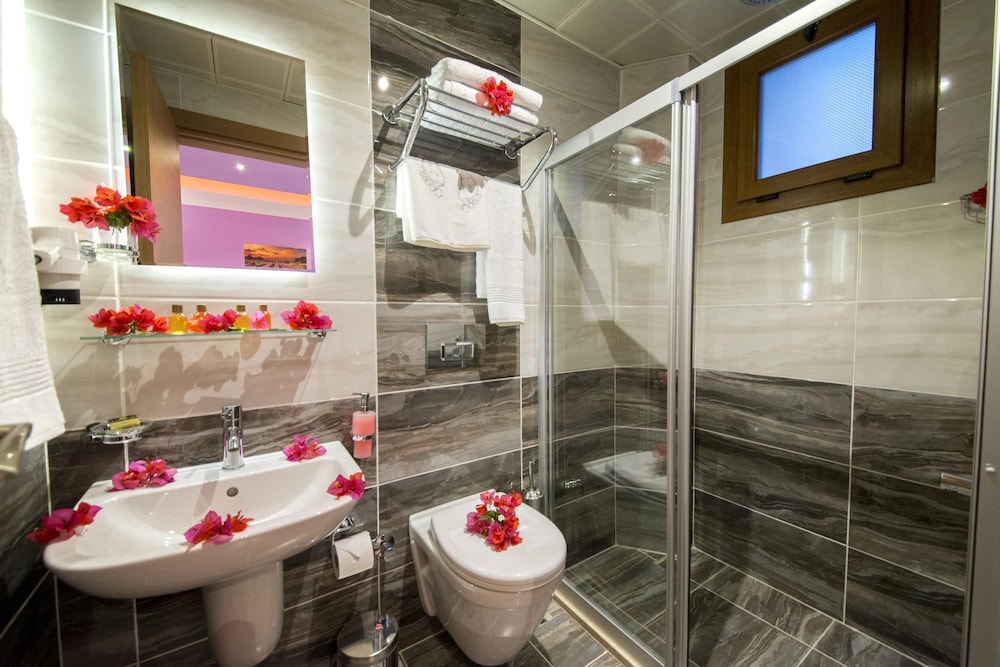 Kayi Hotel 35/44