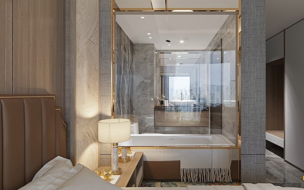 Cua Dong Luxury Hotel 68/70