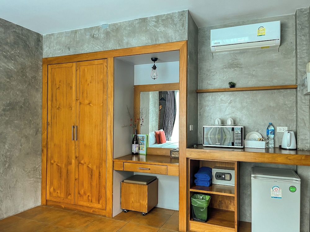 Baan Mee Phuket 53/55
