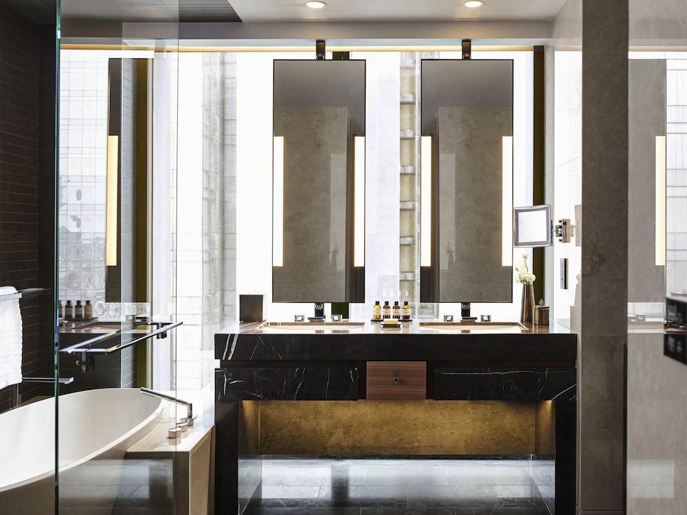 1 Bedroom, Suite, King Bed, Bosphorus View, Lounge Access، Fairmont Quasar Istanbul 5/7
