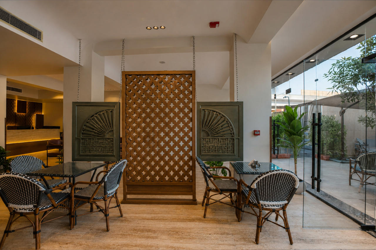 Touring Pyramids Hotel 30/48