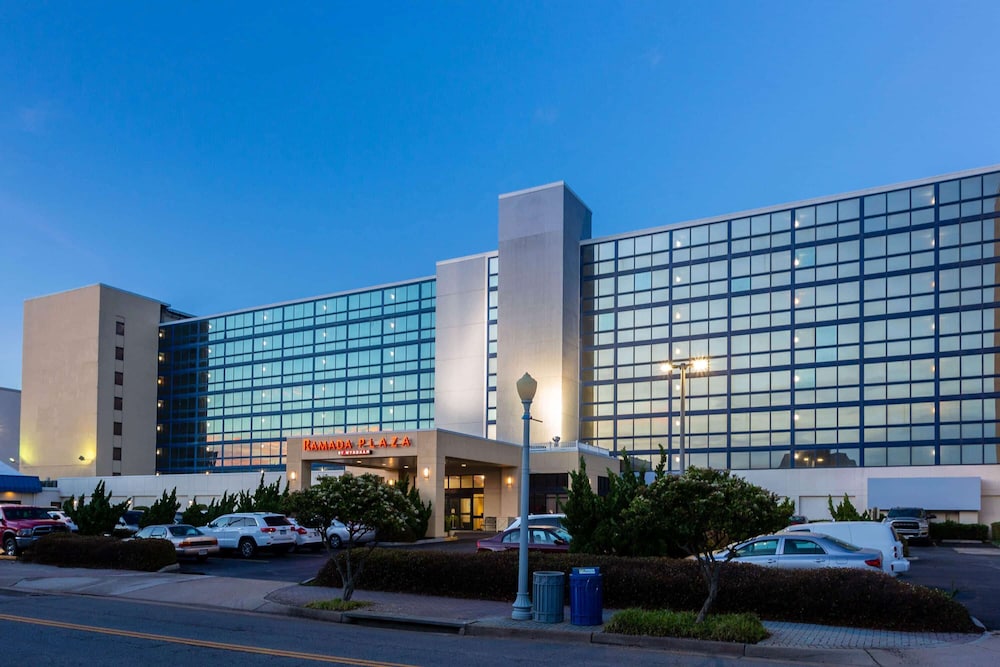 Ramada Plaza by Wyndham Virginia Beach Oceanfront 4/50