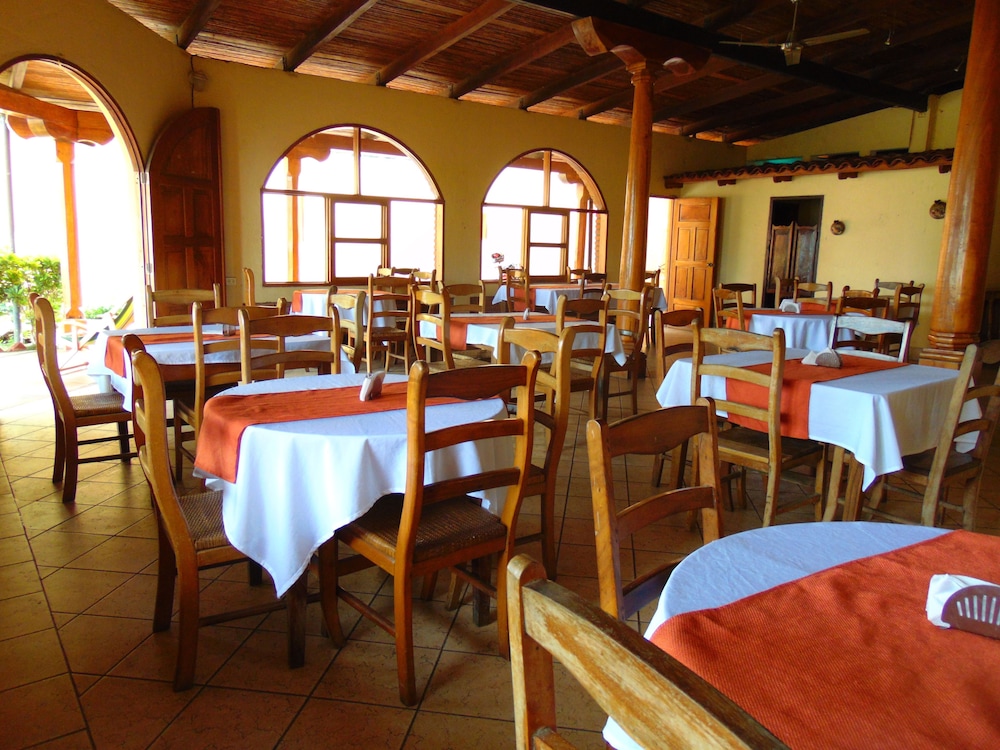El Maltese Hotel 53/69