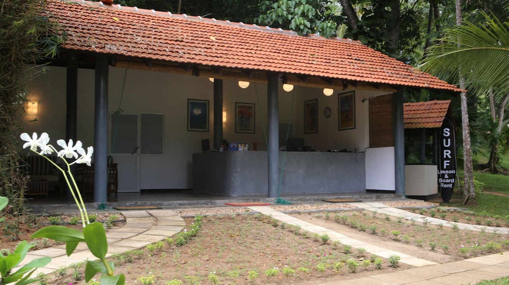 Talalla Retreat 10/64