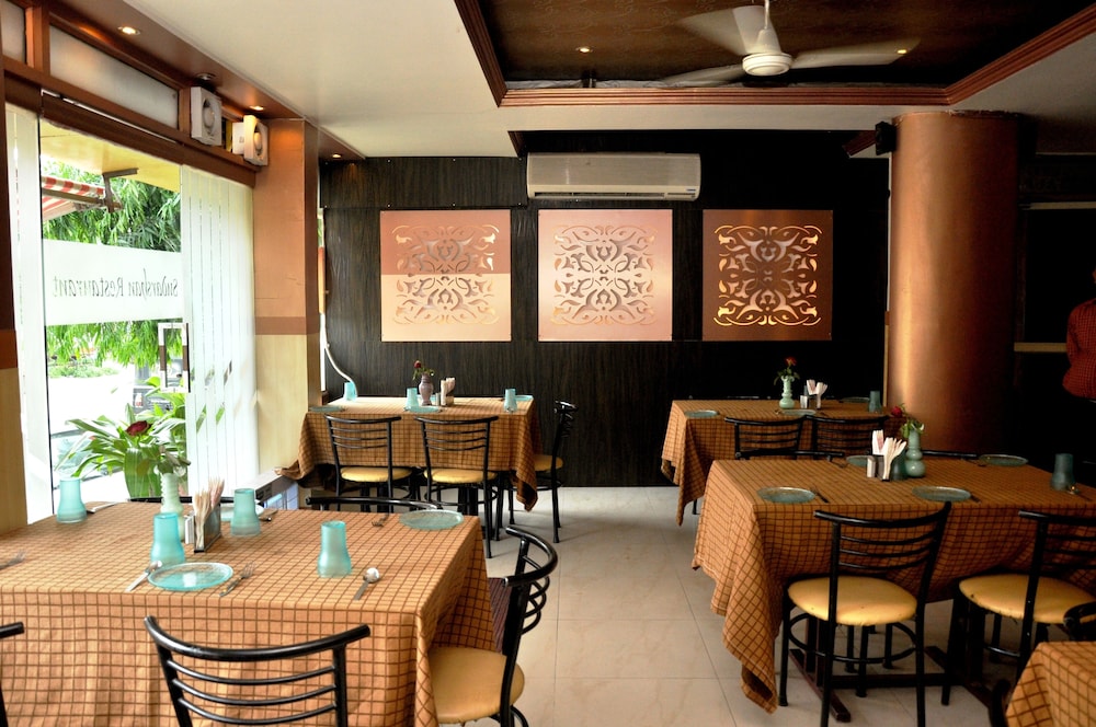 HOTEL SUDARSHAN PALACE 37/48