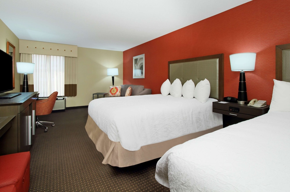 Hampton Inn Columbus-Airport 36/74