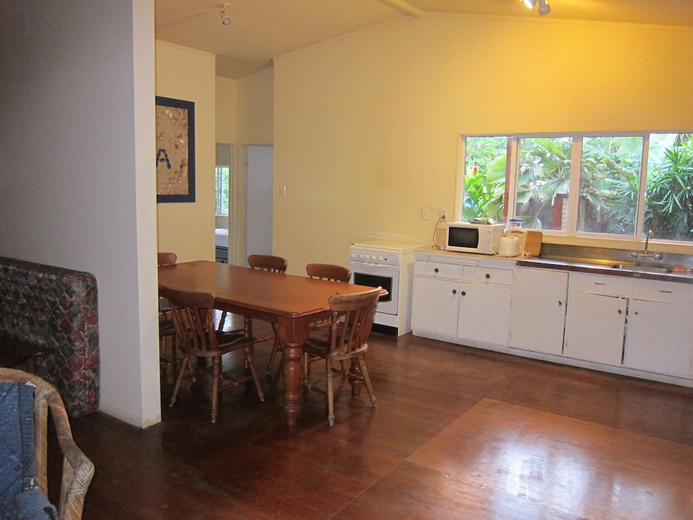 Raina Beach Apartments 59/71