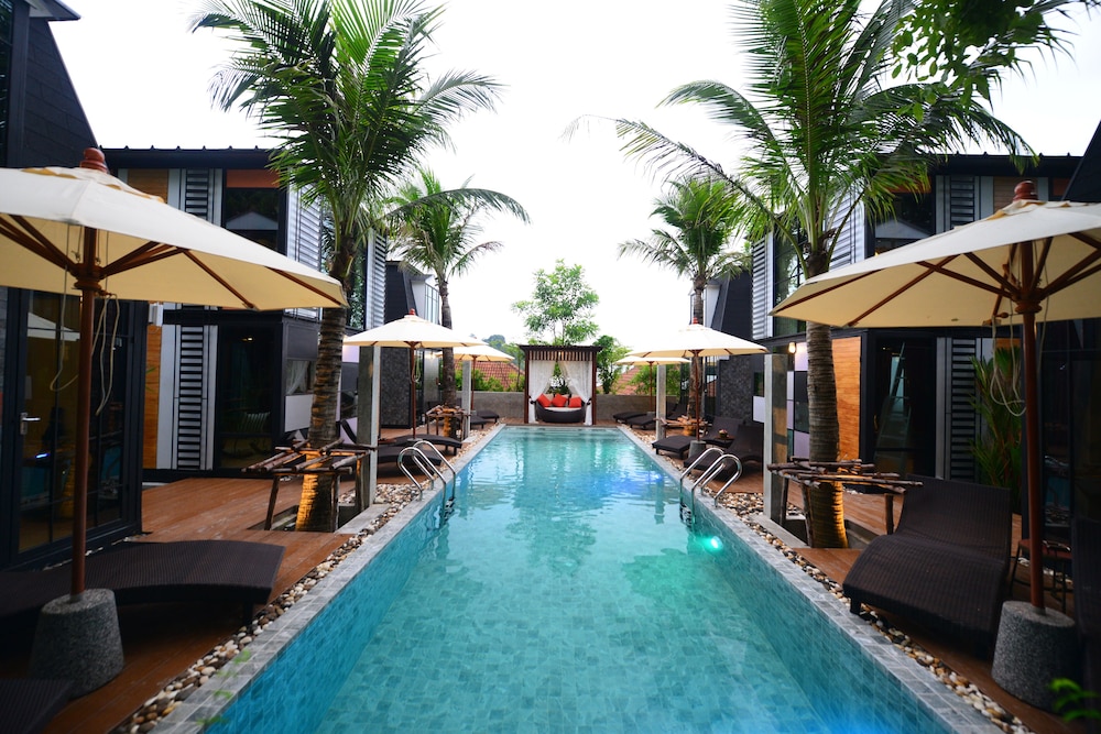Bukit Pool Villas 33/44