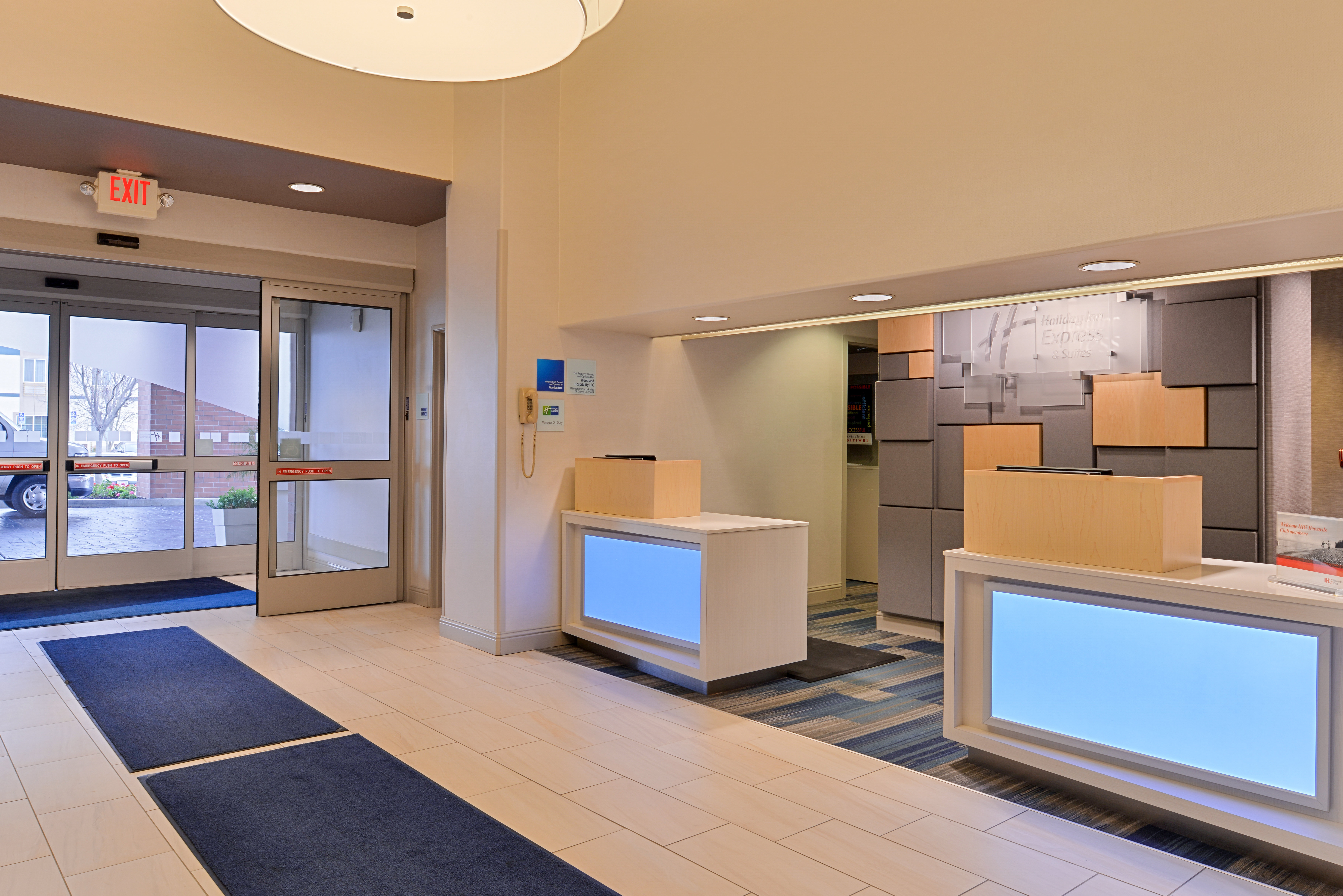 Holiday Inn Express Woodland 8/53