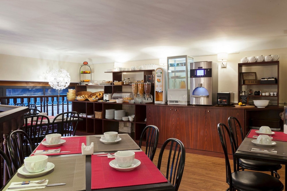 Sure Hotel by Best Western Lorient Centre 62/64