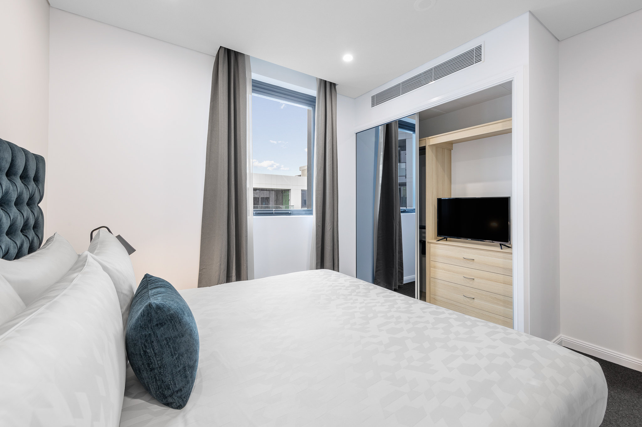 Meriton Suites Coward Street 18/50