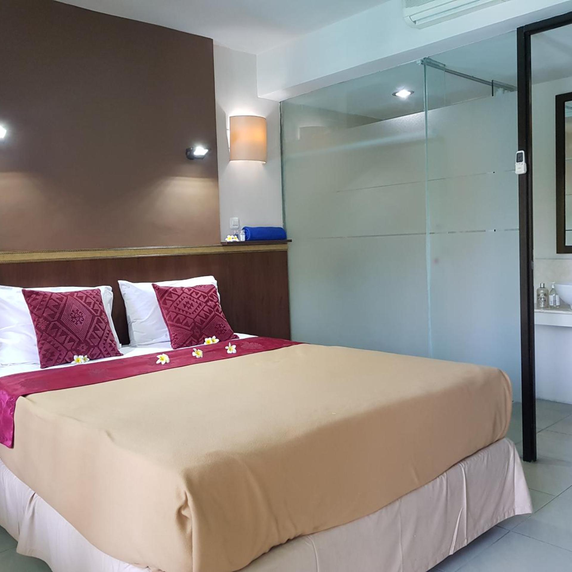 Deluxe, Double or Twin Bed