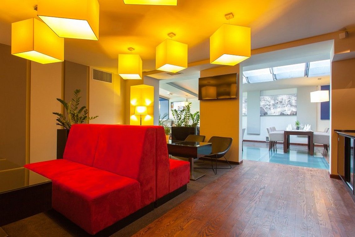 TERMINAL HOTEL 6/8