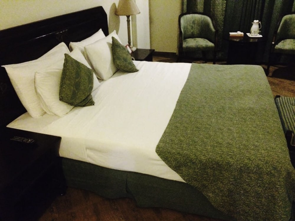 Grand Regency Hotel 27/50