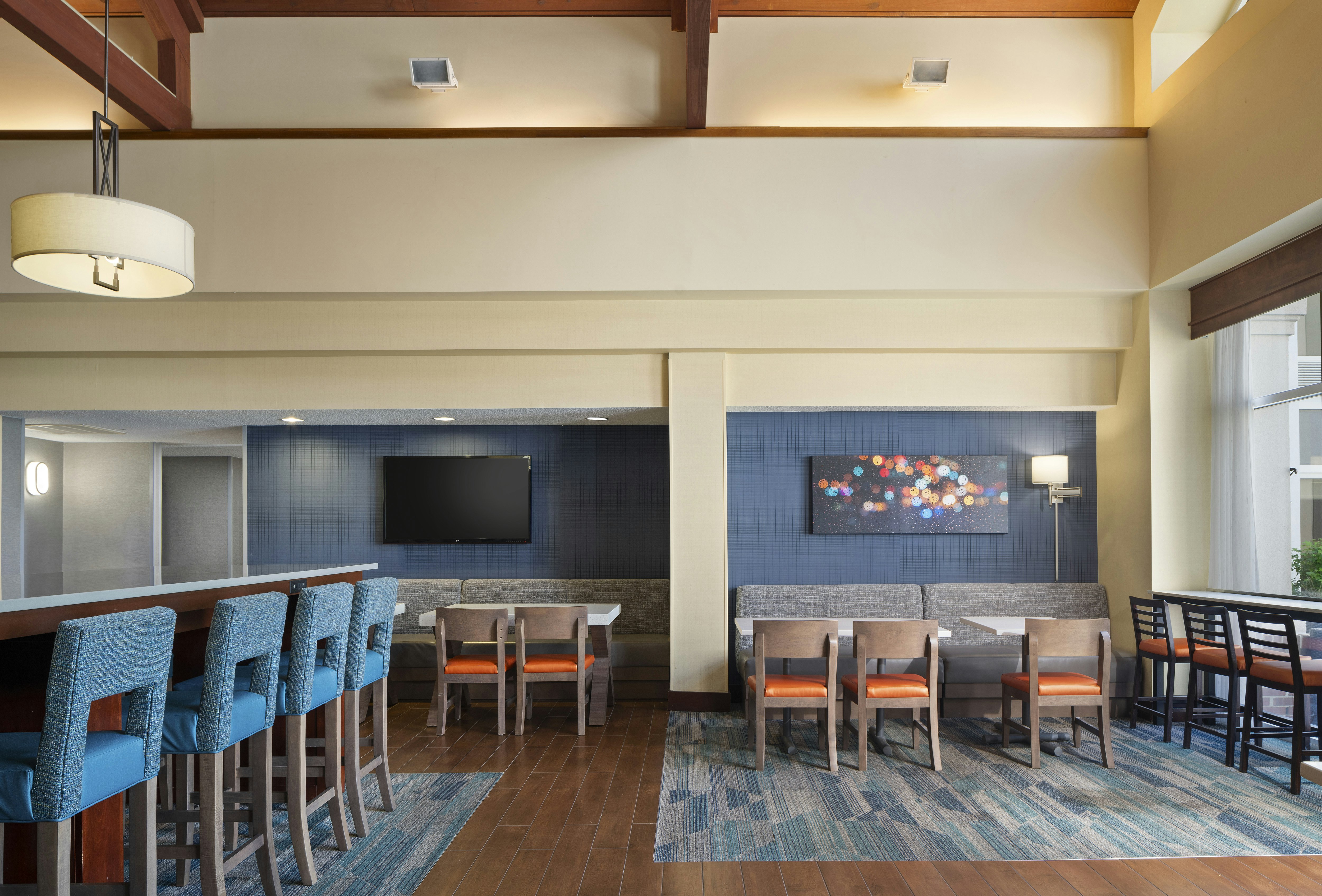 Hampton Inn & Suites Newport News (Oyster Point) 28/36