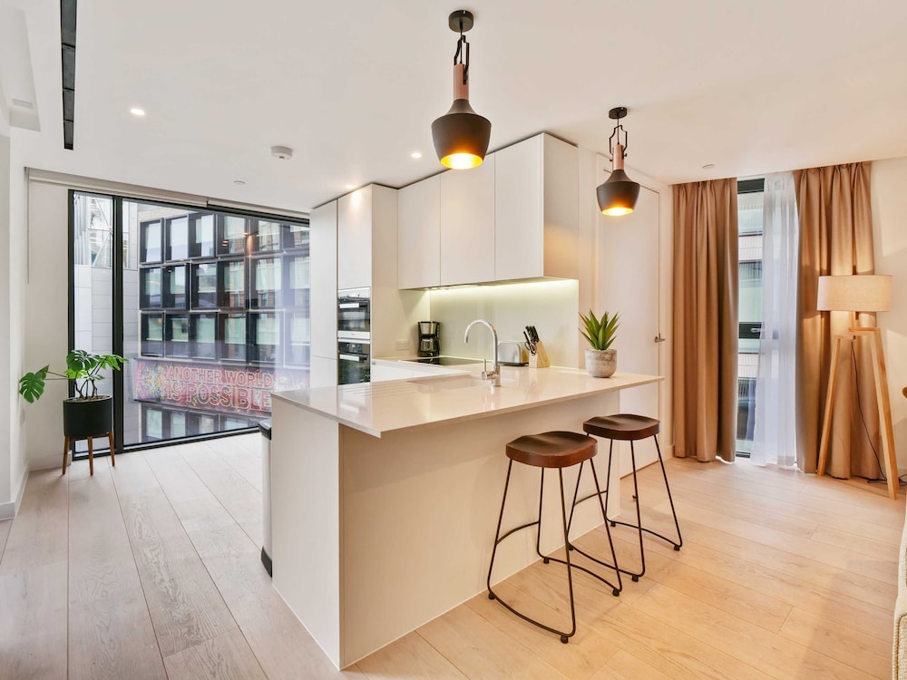 Southwark Residences by Aeria Apartments 10/73