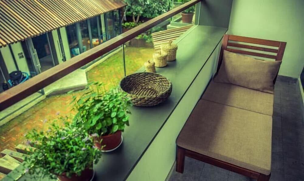 Xihu Memories Tree Hotel 28/50