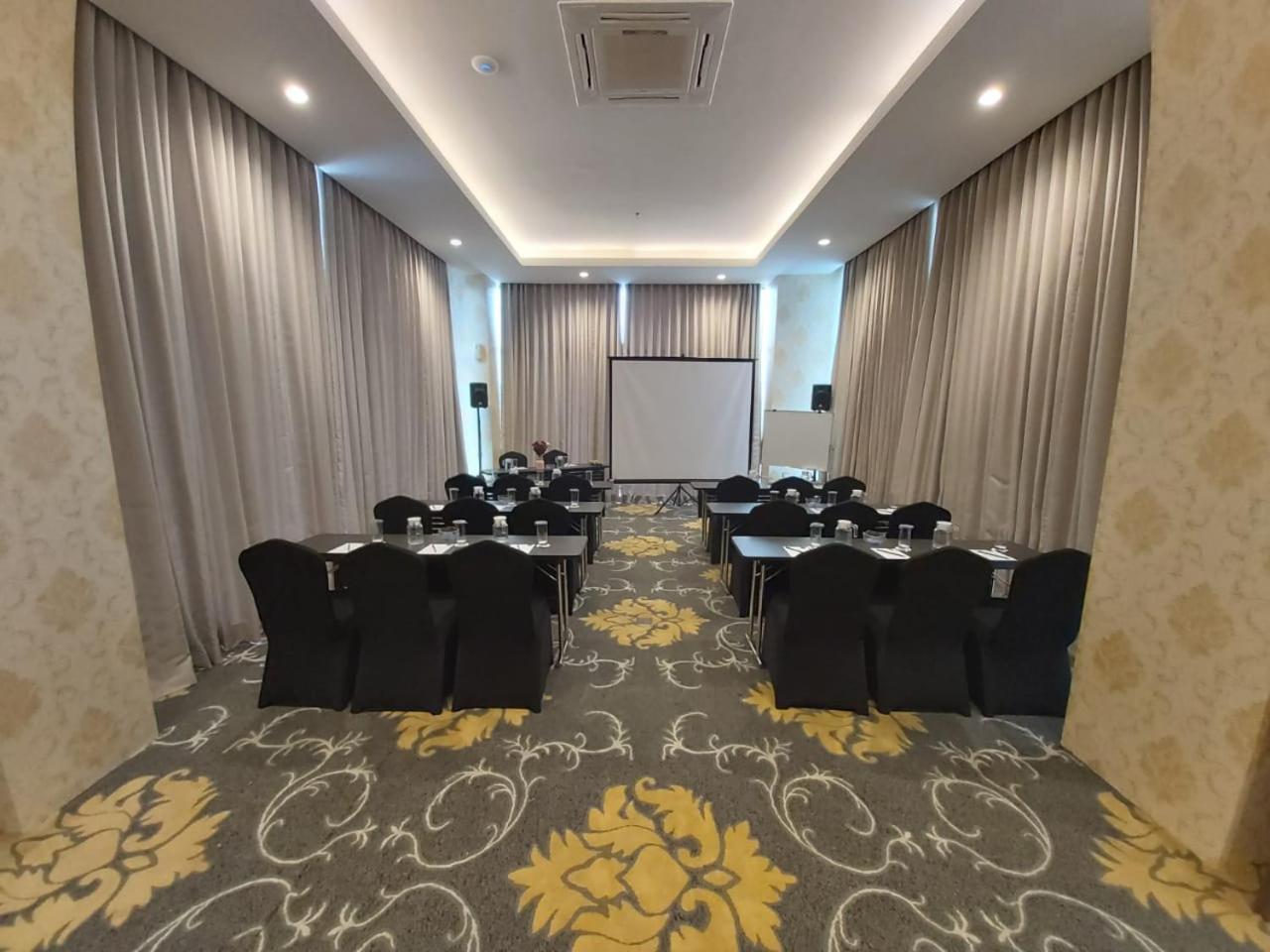 Savero Style Hotel Bogor 15/16