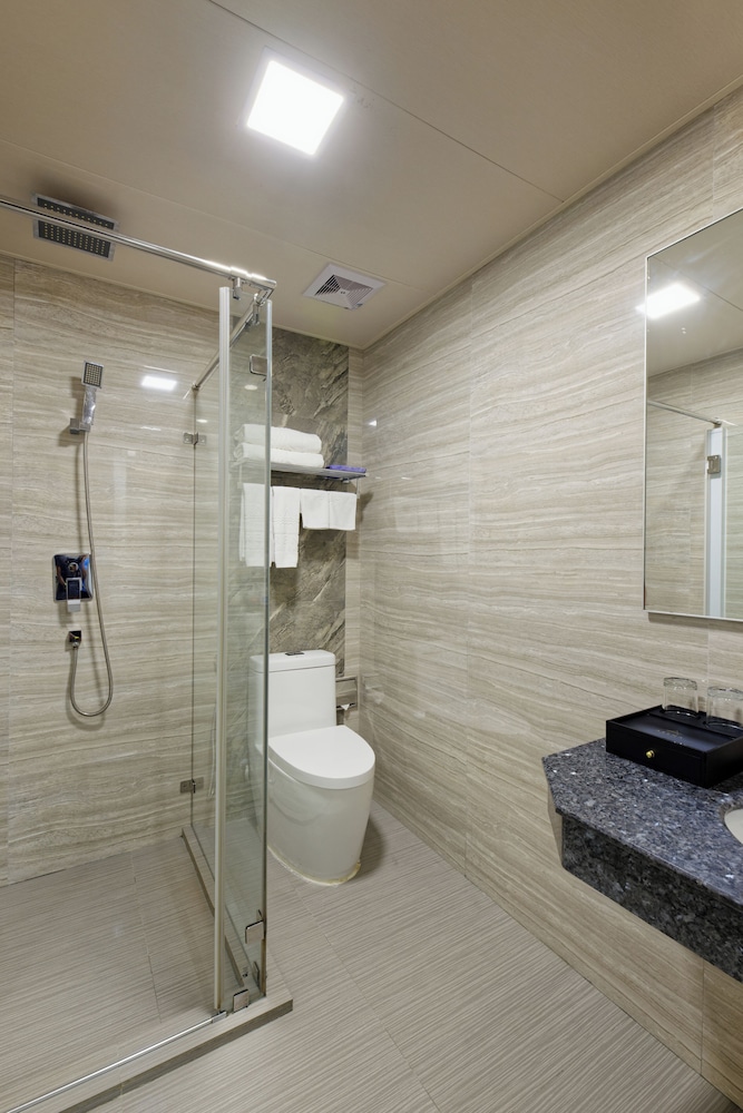 Arena Beach Hotel 45/48