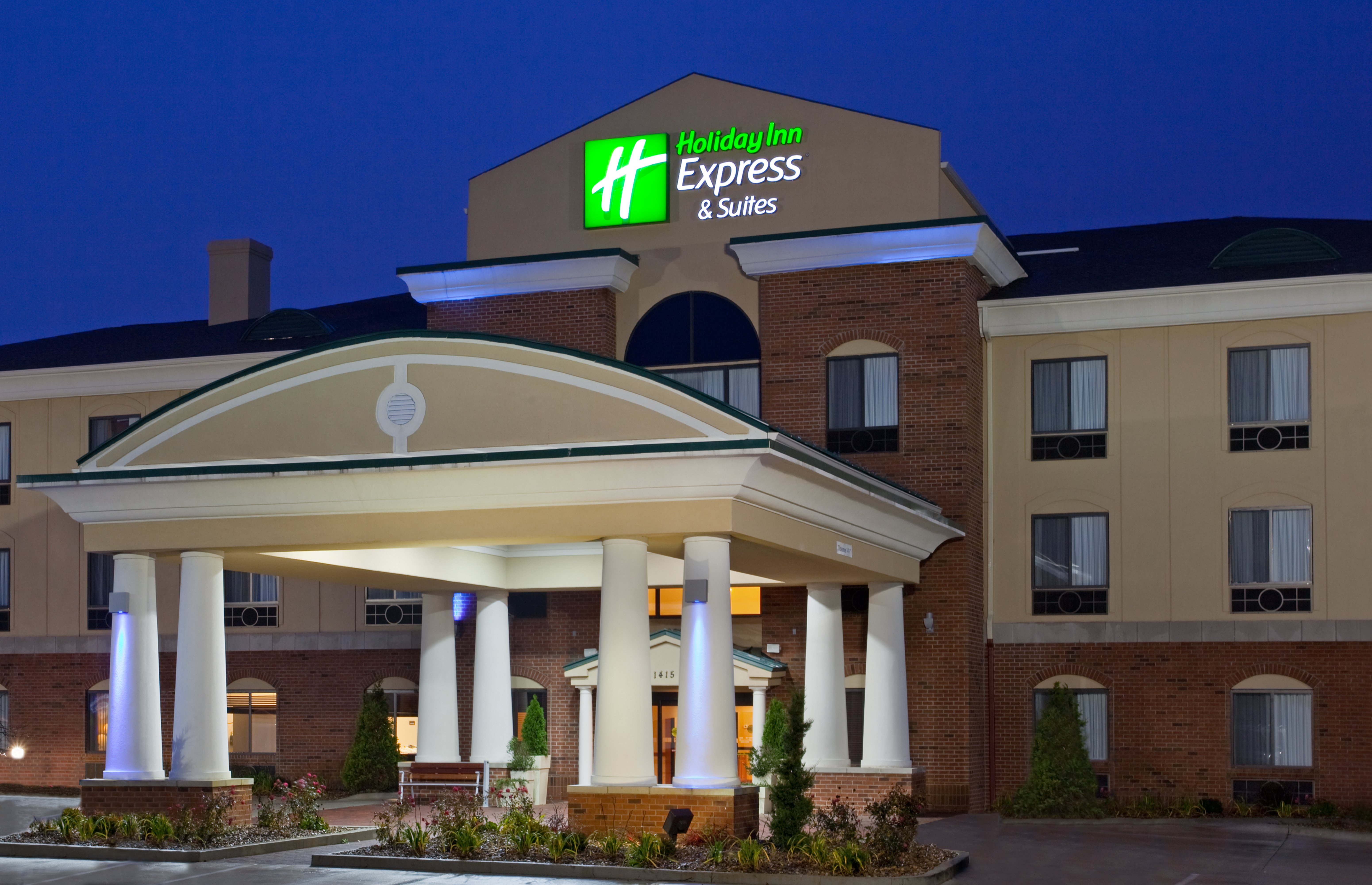 Holiday Inn Express Hotel Suites Goshen 2/75