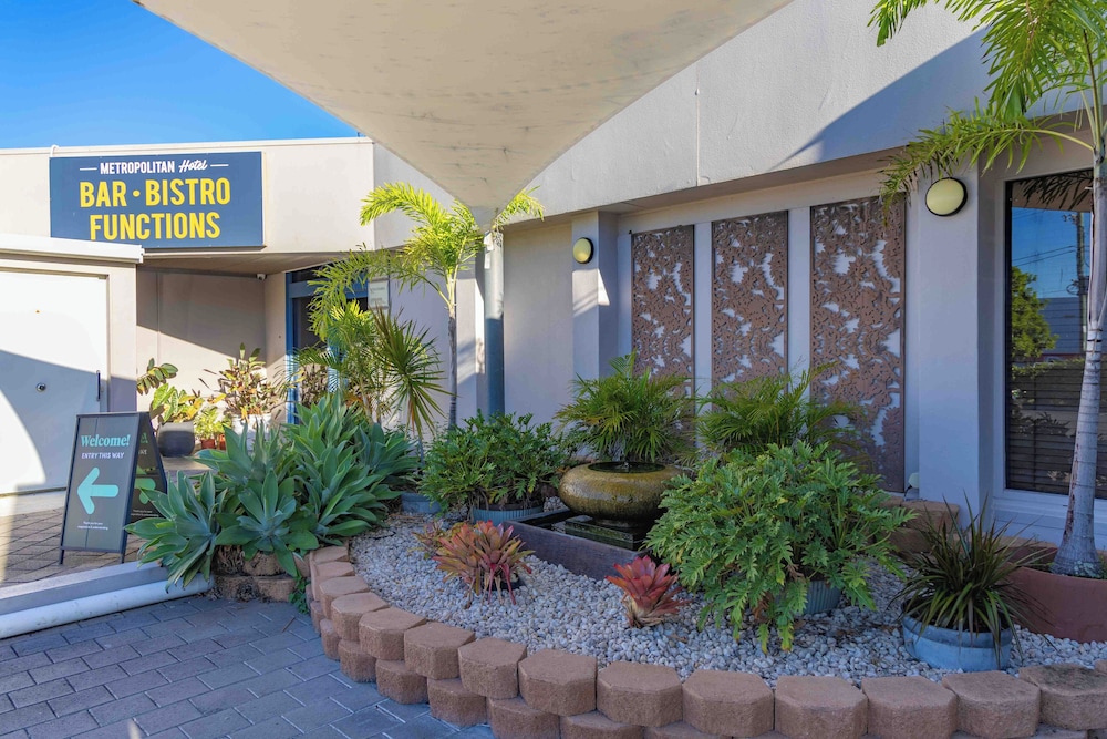 Metropolitan Hotel Mackay 4/35