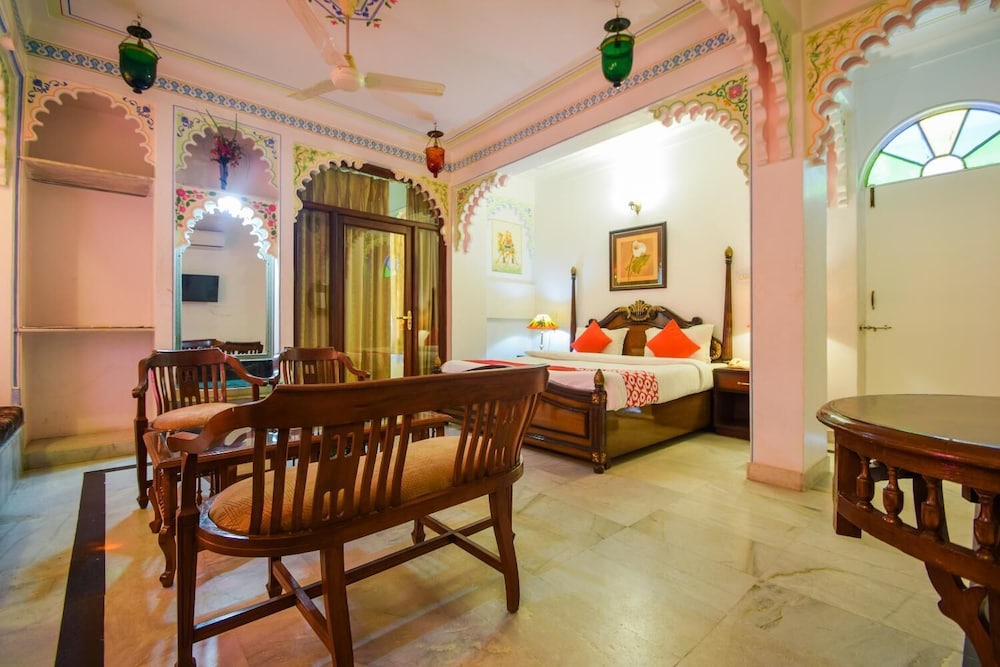 HOTEL RAJ PALACE 38/50