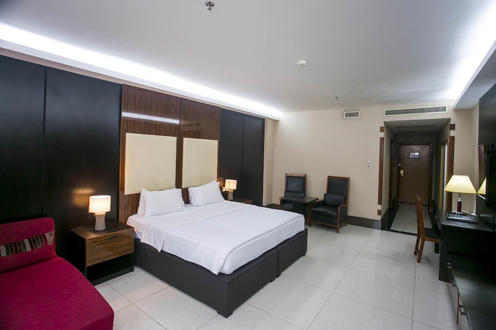 Lagos Oriental Hotel 29/74