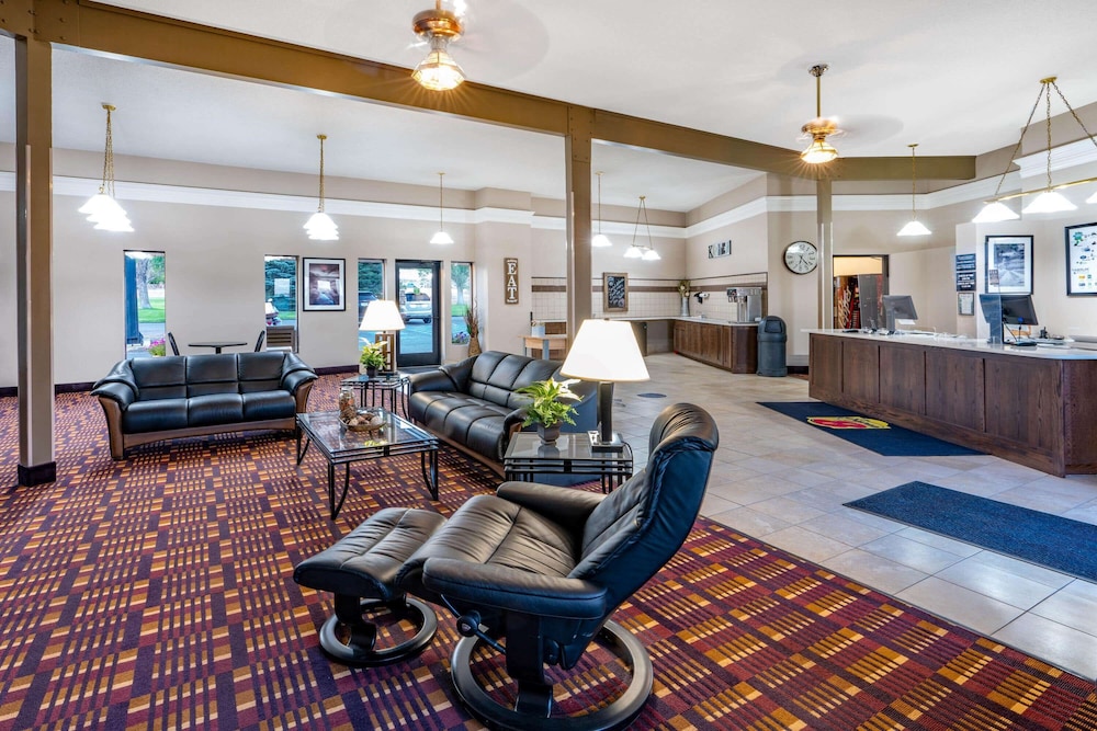 Super 8 by Wyndham Casper West by the River 15/22