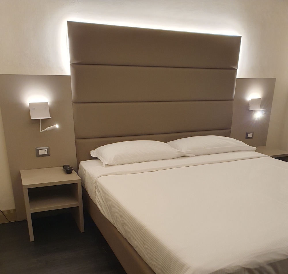 CLASSIC, DOUBLE OR TWIN BED