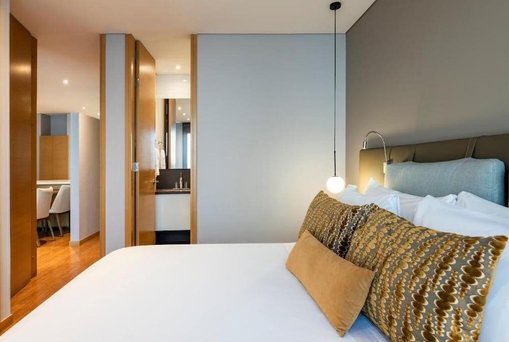 Hotel 93 Luxury Residences 21/69