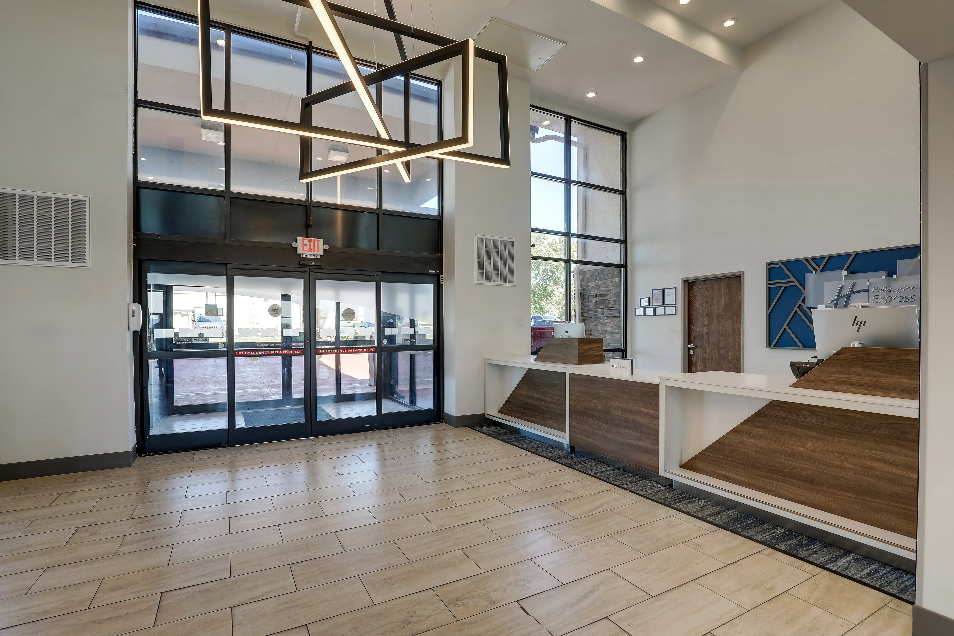 Holiday Inn Express Hotel Suites Branson 76 Cent 52/73