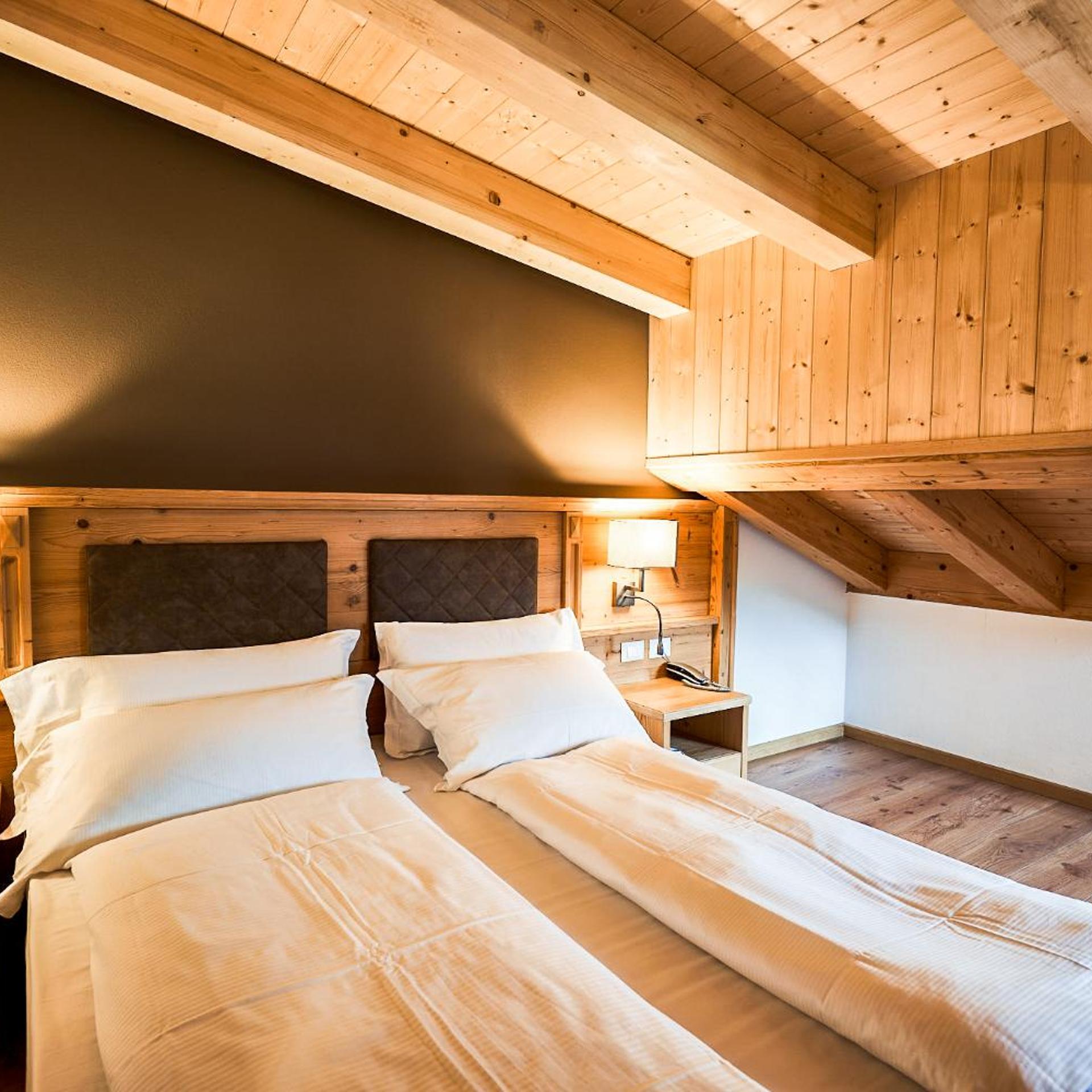 SUPERIOR, DOUBLE BED