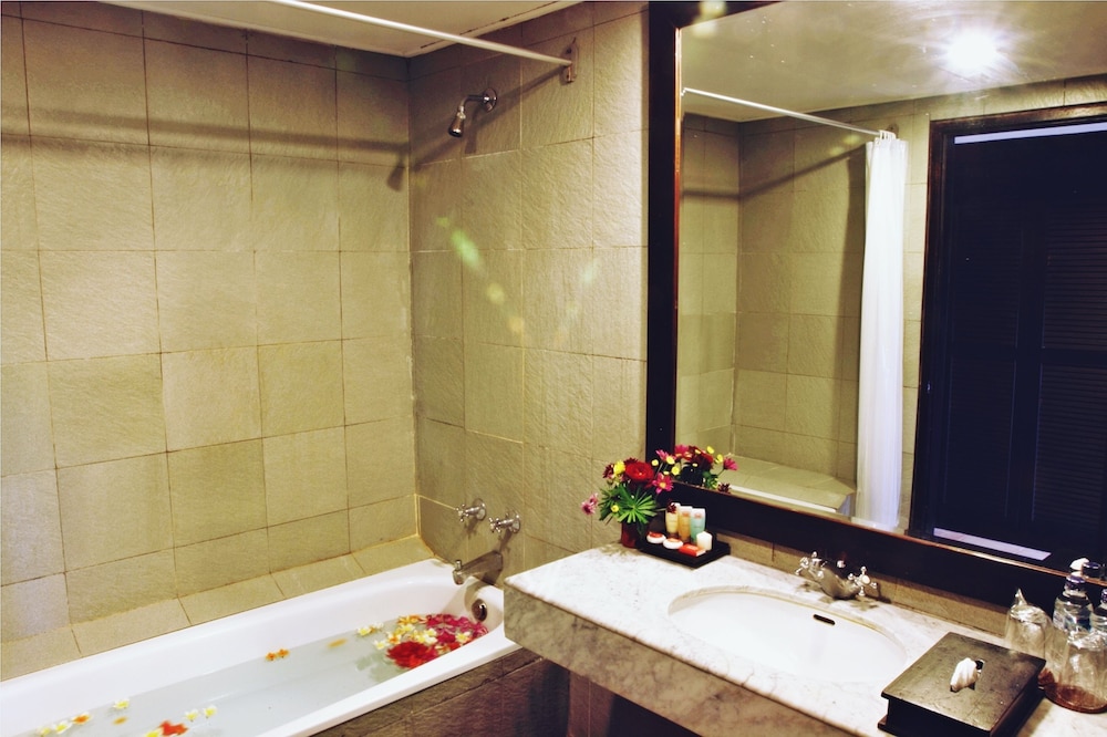 New Sunari Lovina Beach Resort (ex Kutus Kutus Sunari Beach Resort) 46/49