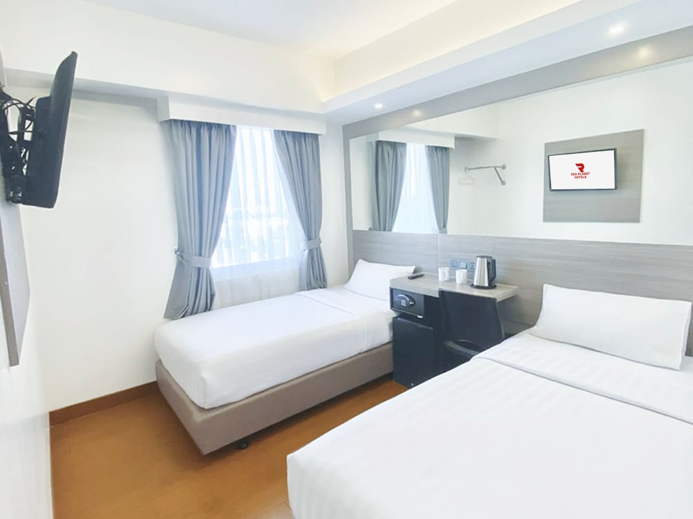 City, Twin Beds