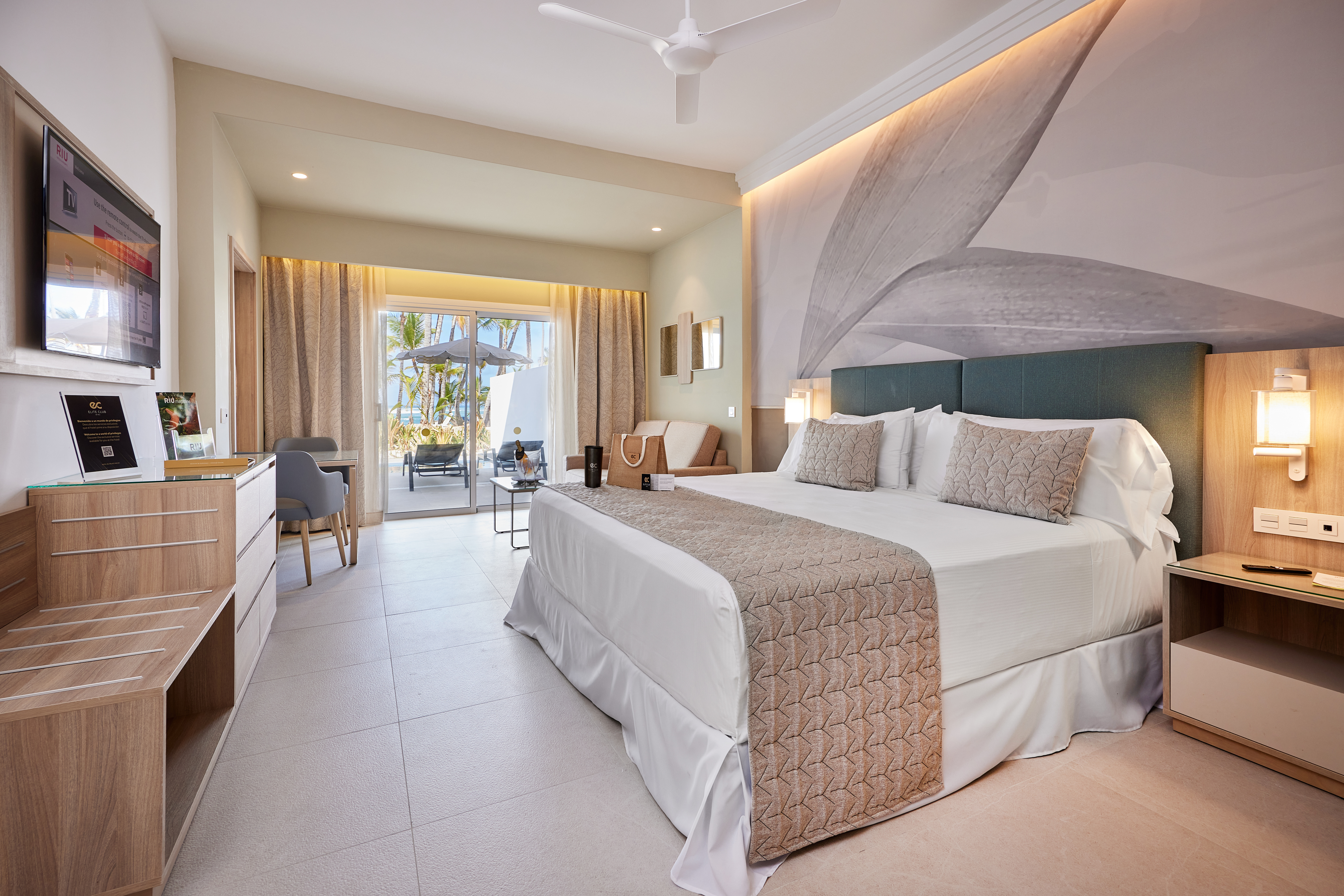 Elite, Swim Up, Club, Junior Suite, Deluxe, Sea View
