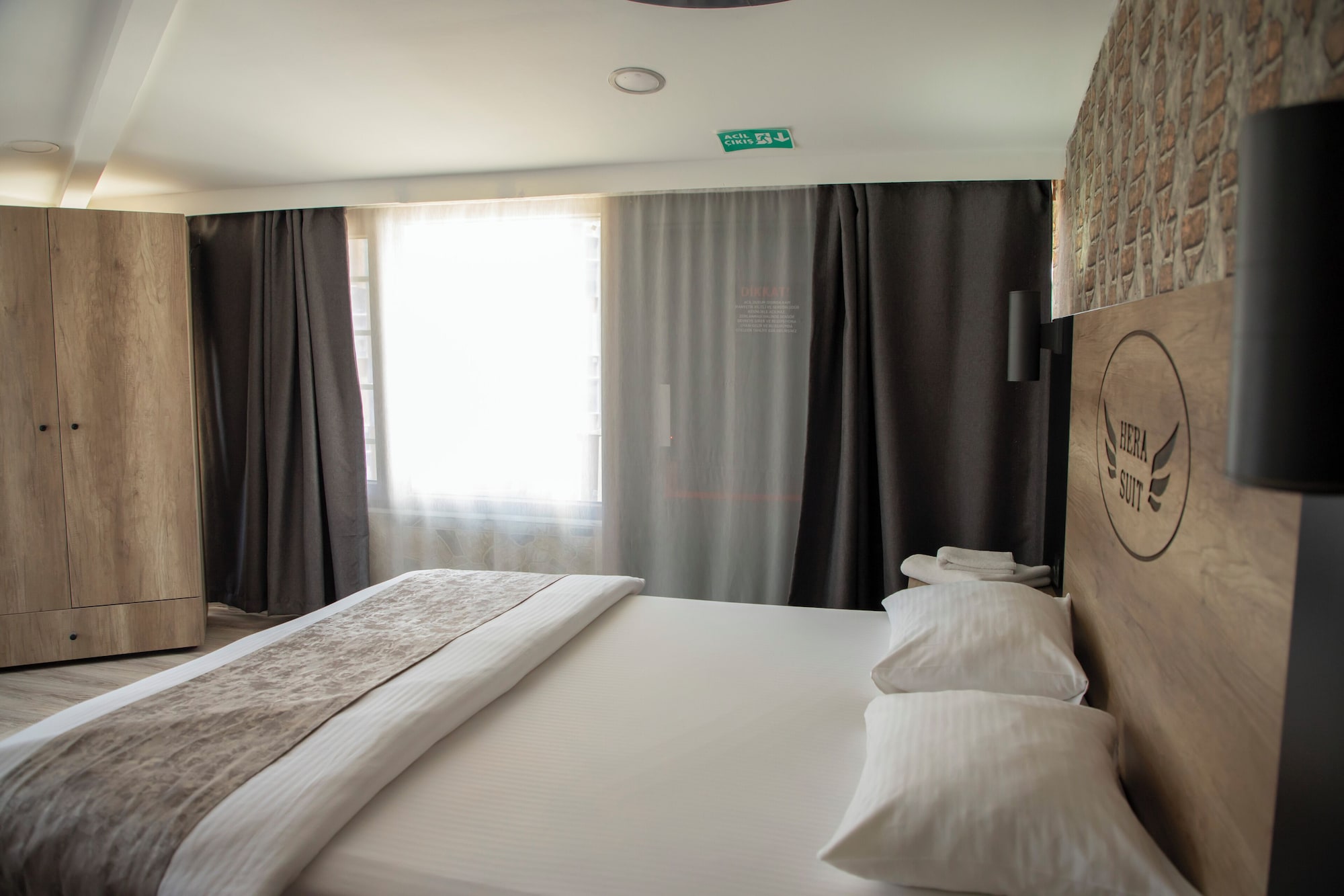 1 BEDROOM, SUPERIOR, SUITE
