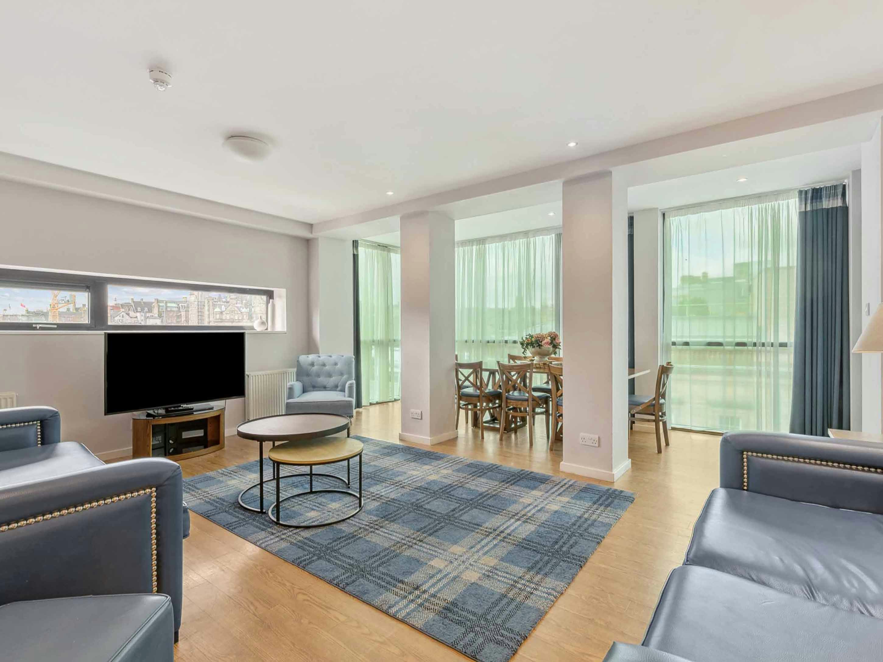 Princes Street Suites Hotel 48/56