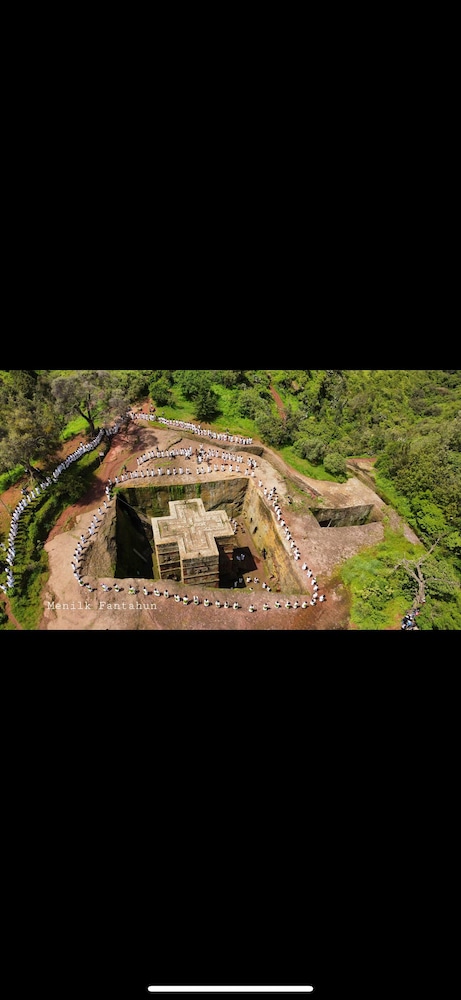 Mezena Lodge 50/50