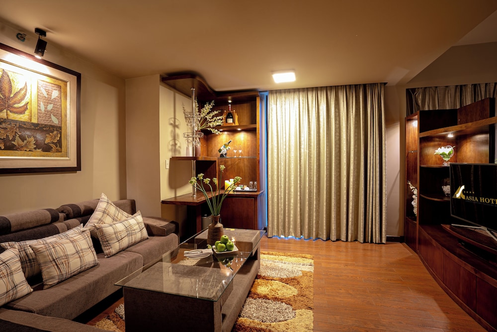 Asia Hotel 33/46