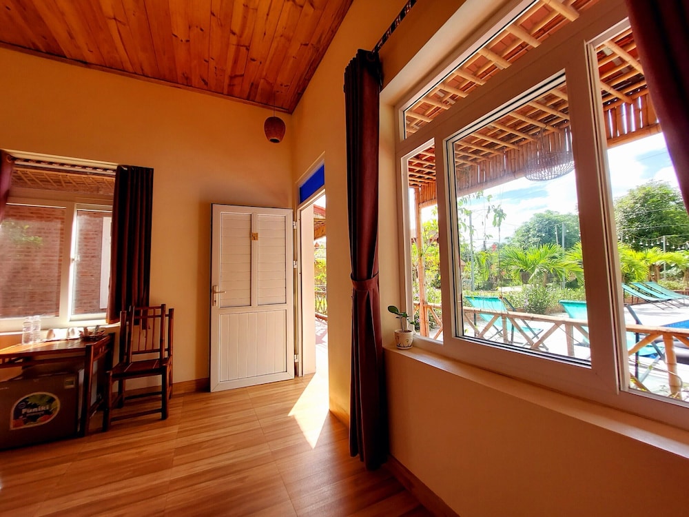 Ninh Binh Mountain Side Homestay & Cafe 35/67