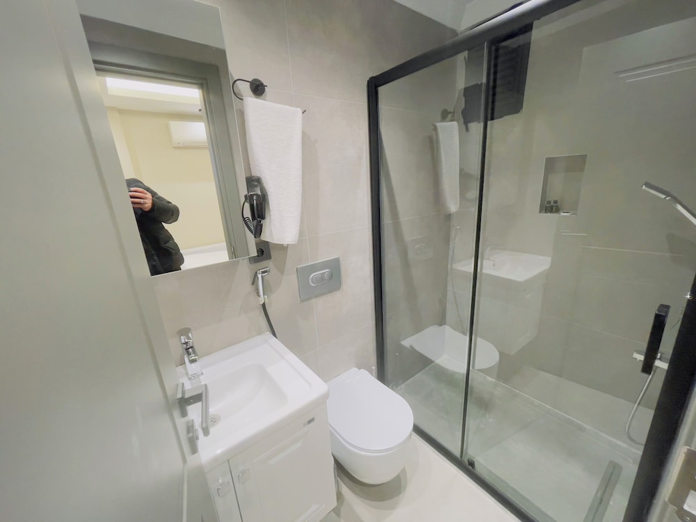 Aymira Suites 35/40