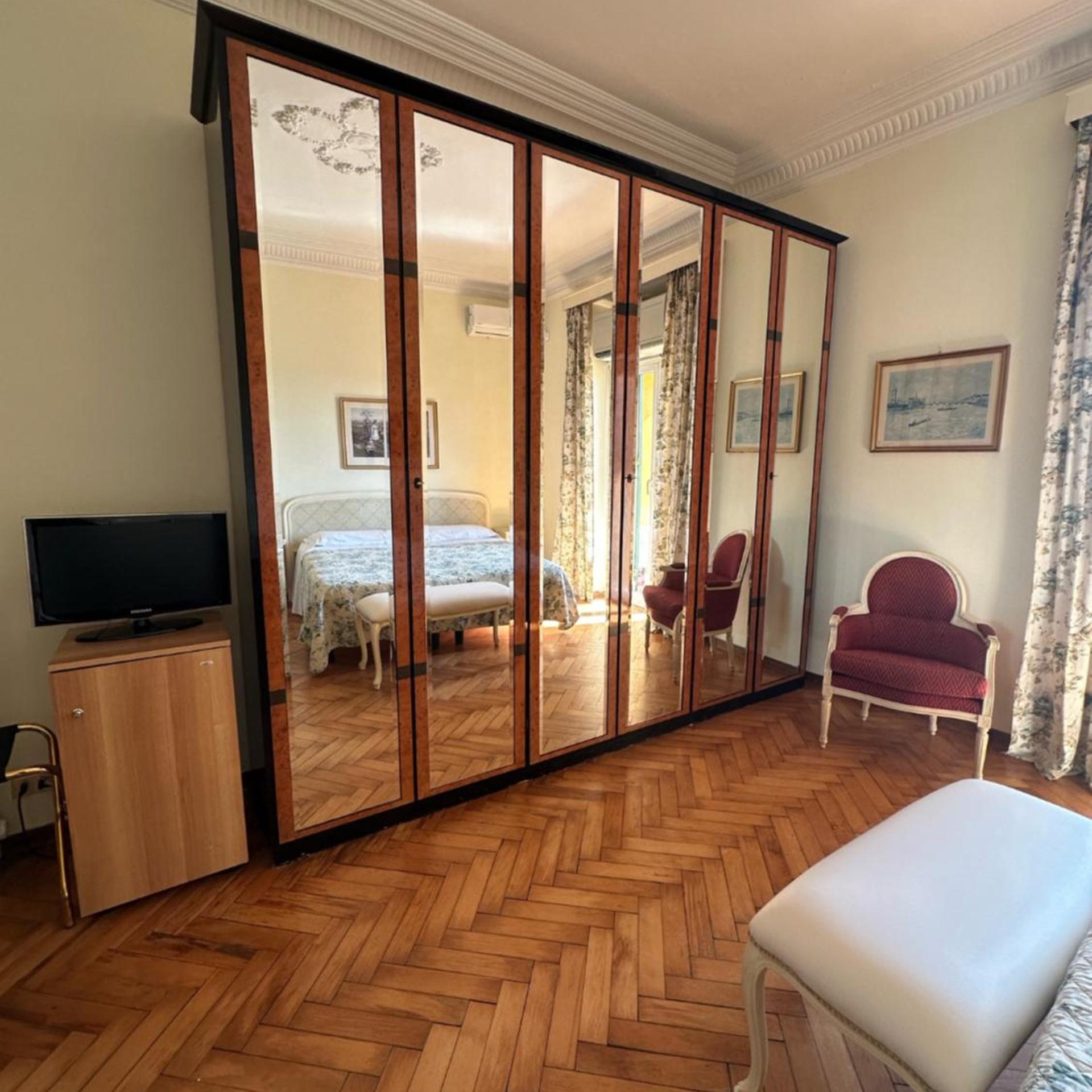 ROOM, TRIPLE, BALCONY