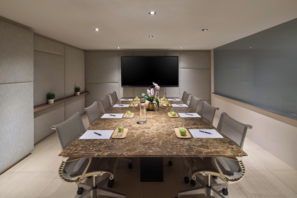 Pan Pacific Serviced Suites Beach Road 41/50