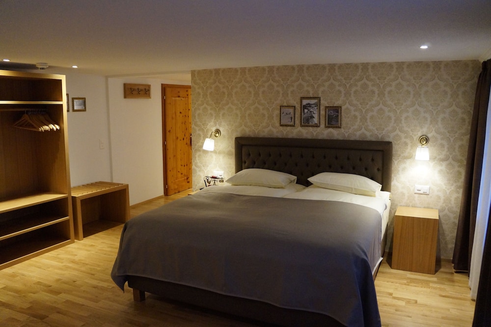 Hotel Walliserhof Zermatt 3/28