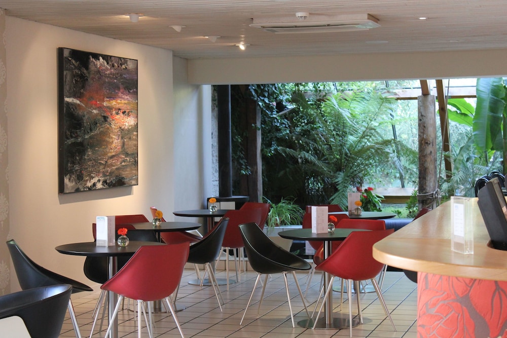 SAINT NICOLAS HOTEL 57/80