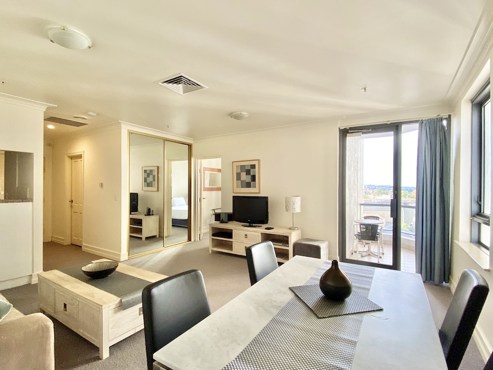 Milson Executive Apartments 48/75