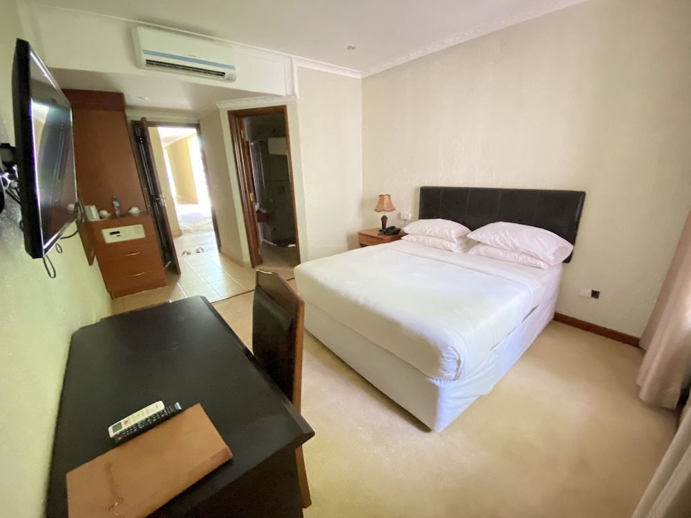 Sangana Lodge 7/50